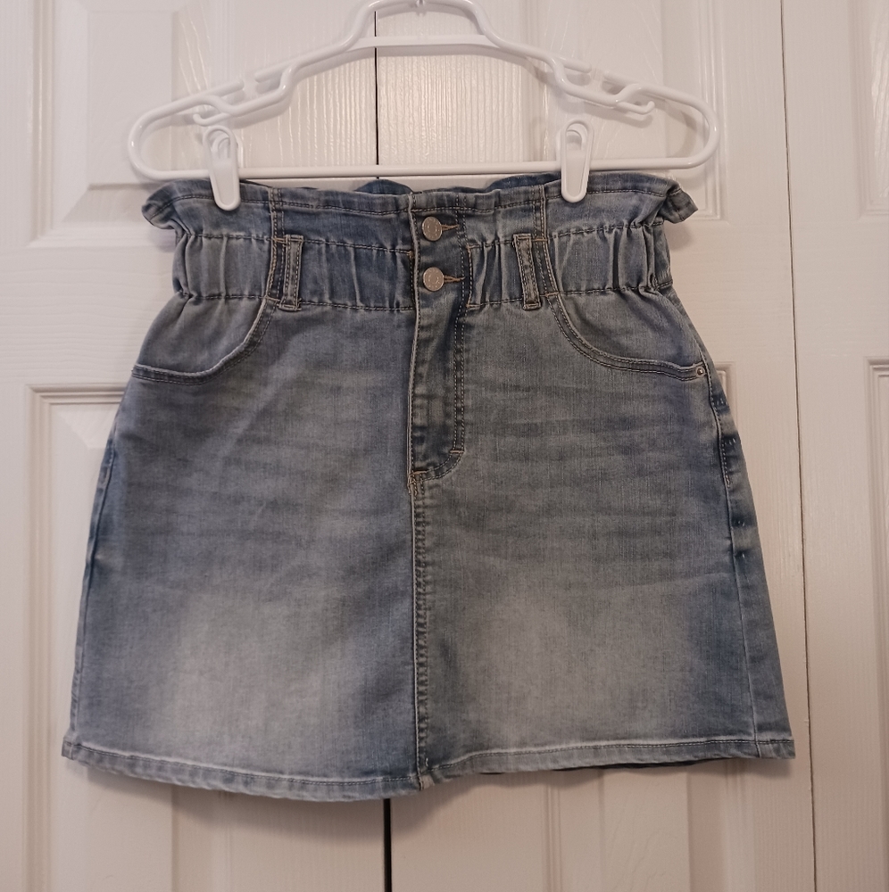 🌼 Denim Ruffle Miniskirt
